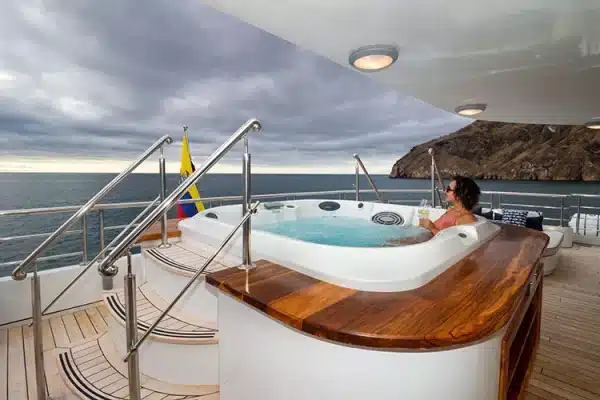 cormorant ii exp jacuzzi